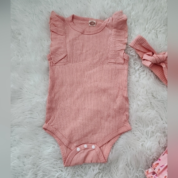 Tiny Cutey Baby Girl Summer Outfit Set. Ruffle Sleeve Romper and Floral … - Picture 4 of 5